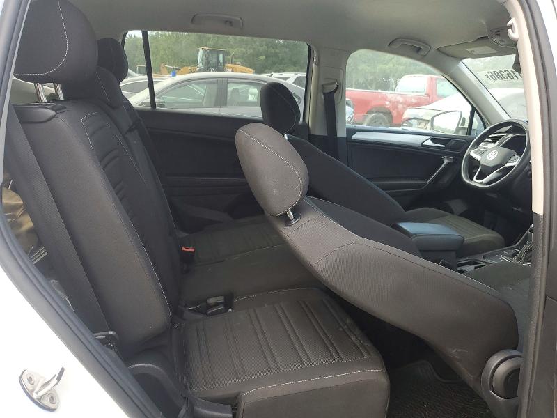 Снимка 10 от търг – 2023 VOLKSWAGEN TIGUAN с VIN 3VVRB7AX5PM133299