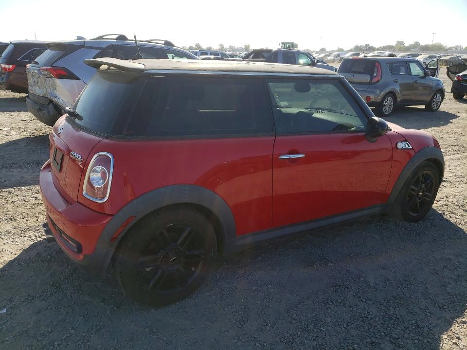 Photo 3 from auction – 2012 MINI COOPER with VIN WMWSV3C59CTY28292