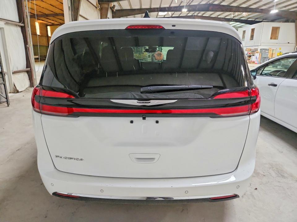 Photo 6 from auction – 2026 CHRYSLER PACIFICA with VIN 2C4RC1BG0TR182629