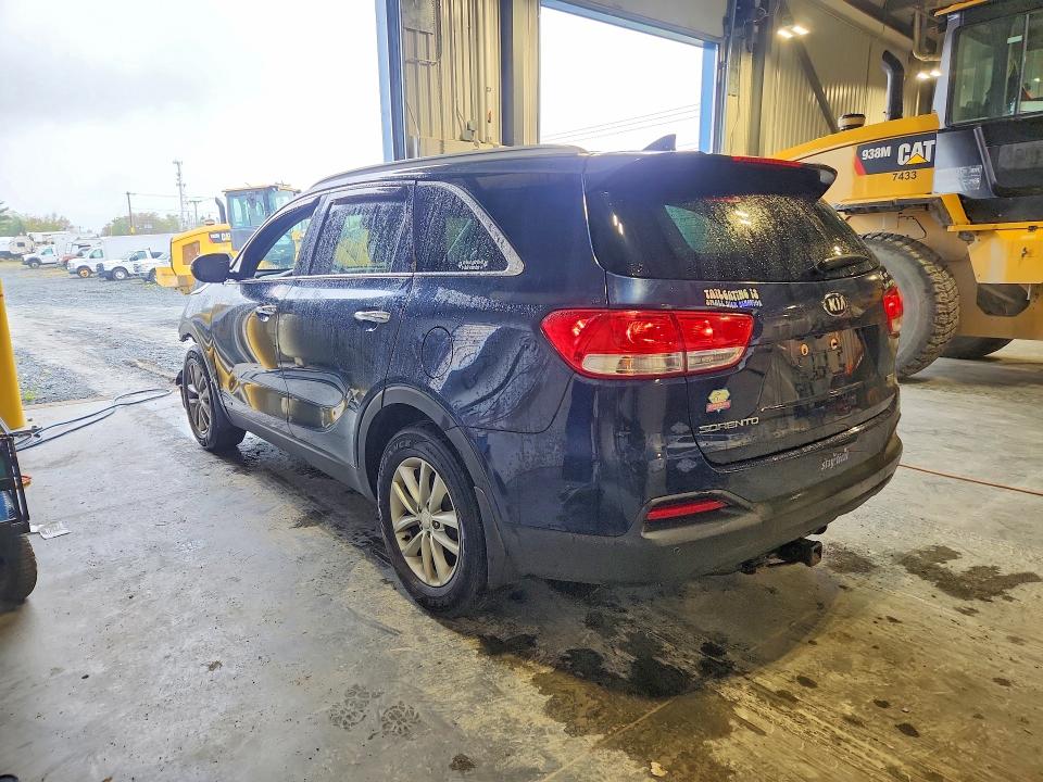 Снимка 2 от търг – 2017 KIA SORENTO с VIN 5XYPGDA16HG308501