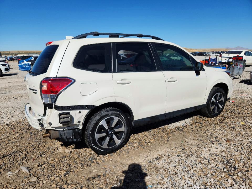 Photo 3 from auction – 2017 SUBARU FORESTER with VIN JF2SJABCXHH435240