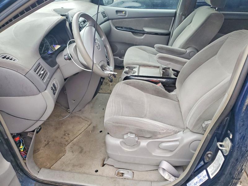 Photo 7 from auction – 2004 TOYOTA SIENNA with VIN 5TDZA23C94S034396