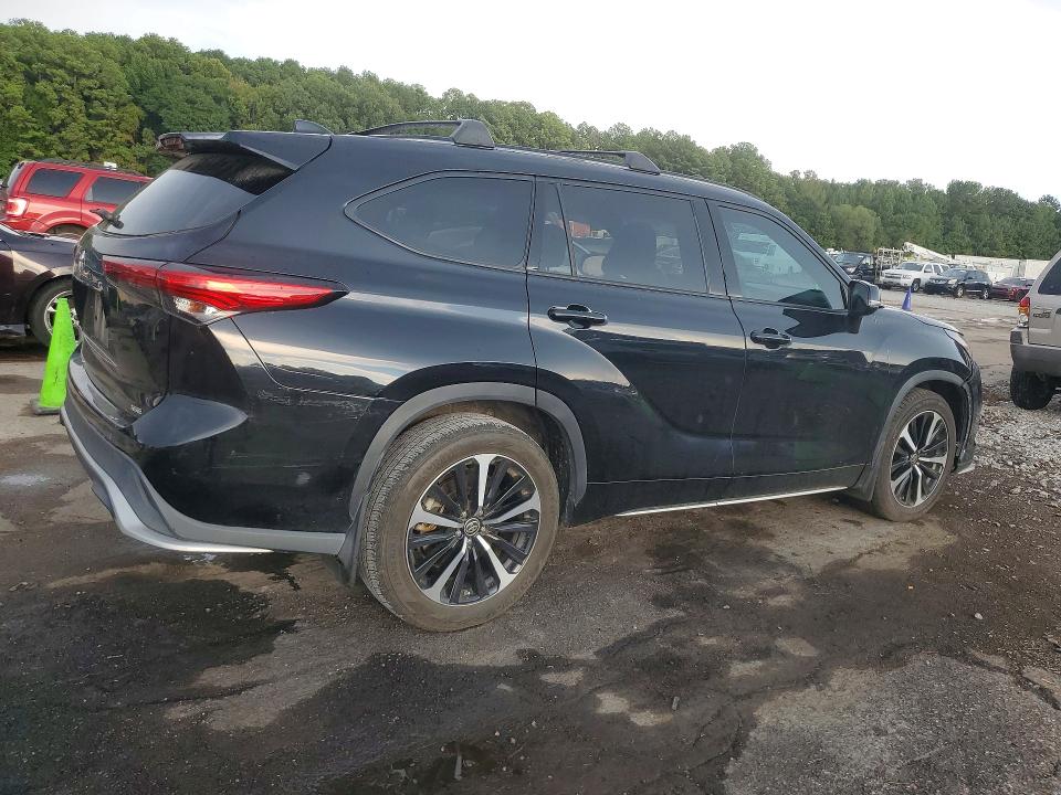 Photo 3 from auction – 2021 TOYOTA HIGHLANDER with VIN 5TDLZRAH8MS076466