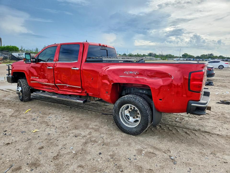 Photo 2 from auction – 2015 CHEVROLET SILVERADO with VIN 1GC4K0E8XFF556817