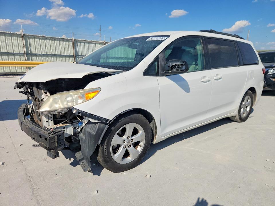 2015 TOYOTA SIENNA - Търг №68214946