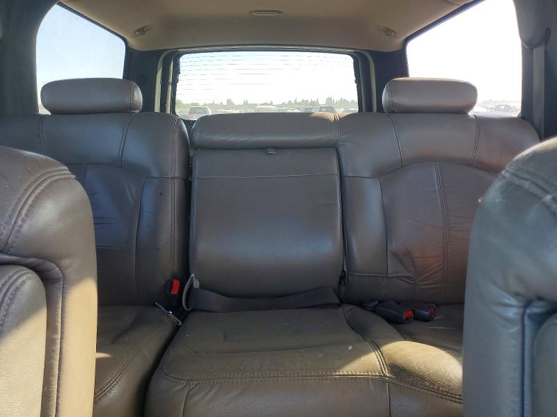 Photo 10 from auction – 2002 CHEVROLET SUBURBAN with VIN 3GNGK26G22G216320