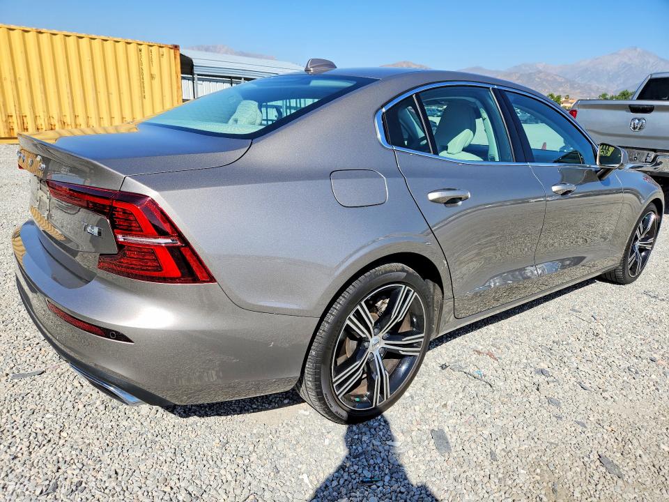 Photo 3 from auction – 2019 VOLVO S60 with VIN 7JRA22TL3KG002837
