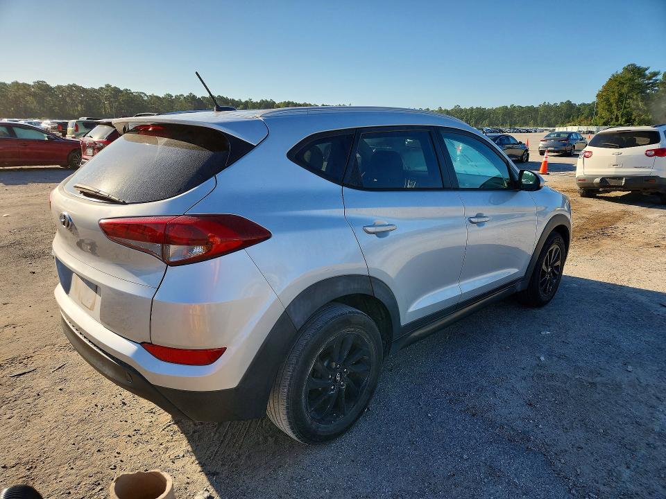 Photo 3 from auction – 2016 HYUNDAI TUCSON with VIN KM8J33A43GU091326