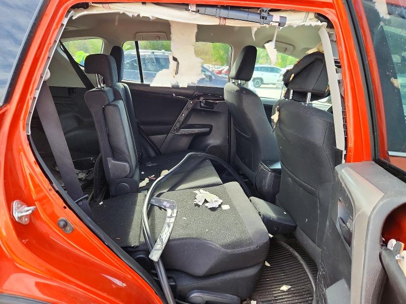 Photo 11 from auction – 2016 TOYOTA RAV4 with VIN 2T3BFREV2GW434104