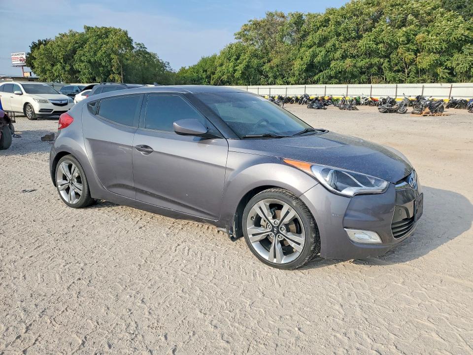 Снимка 4 от търг – 2012 HYUNDAI VELOSTER с VIN KMHTC6AD7CU076915