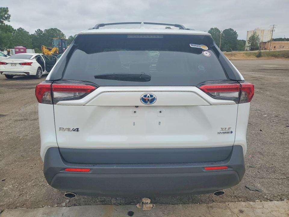Photo 6 from auction – 2023 TOYOTA RAV4 with VIN JTMB6RFV3PD101728