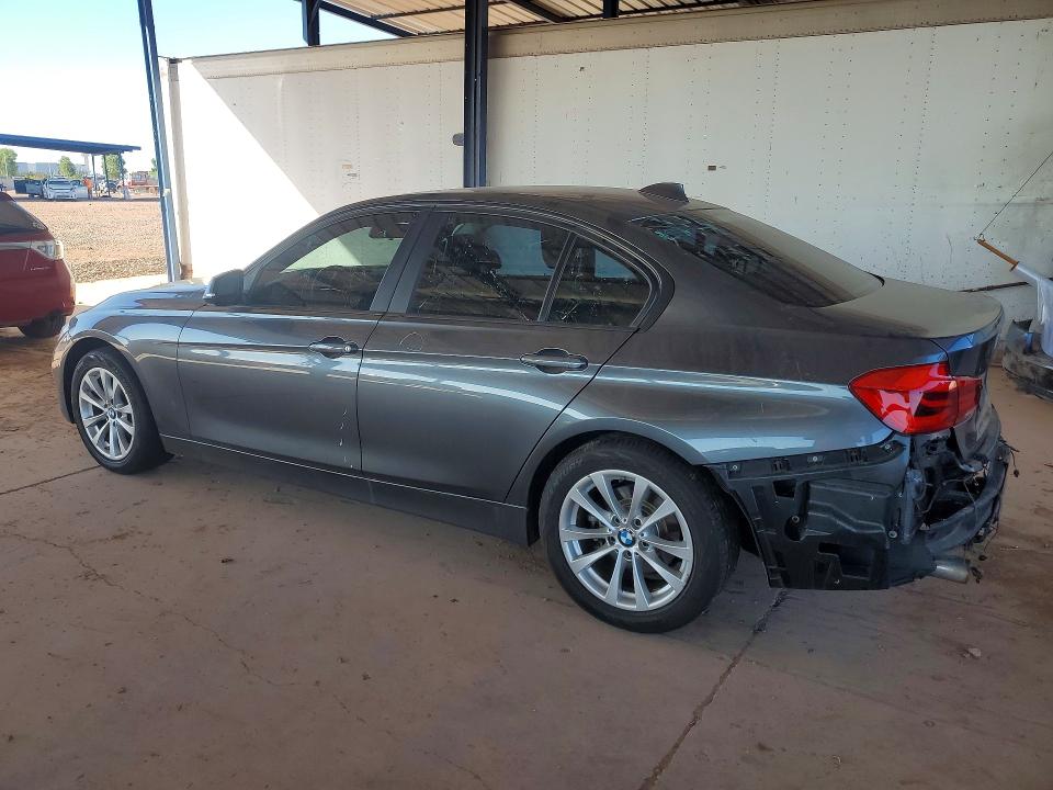 Zdjęcie 2 z aukcji – 2017 BMW 320 z VIN WBA8E1G39HNU17736