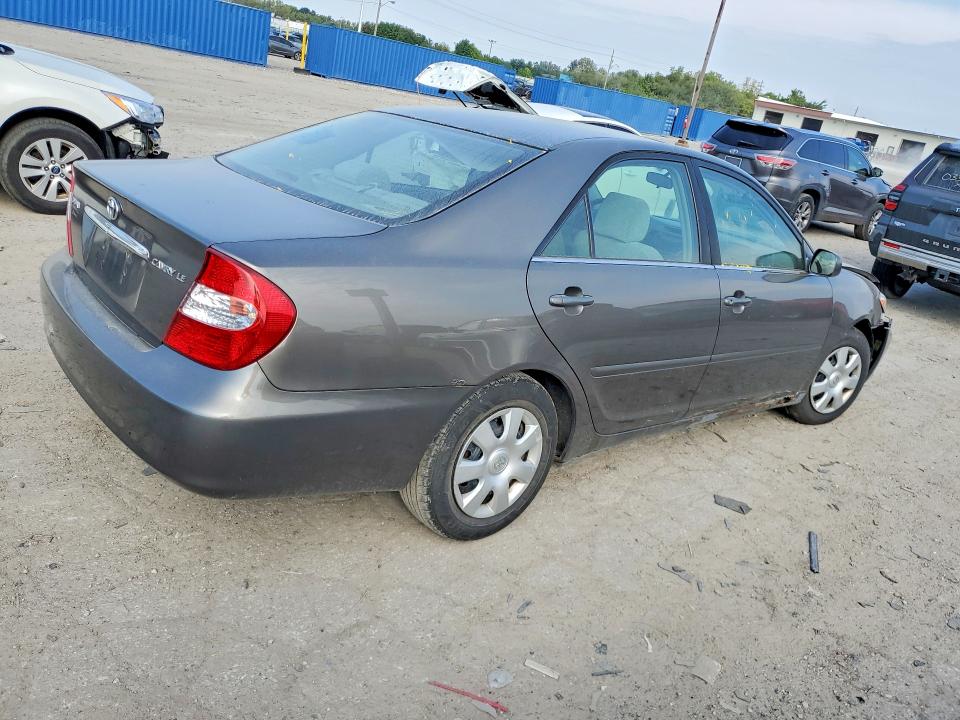 Photo 3 from auction – 2002 TOYOTA CAMRY with VIN 4T1BE32K82U637526