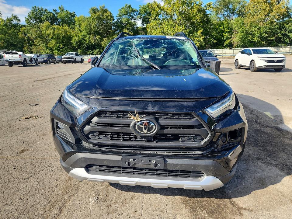 Photo 5 from auction – 2024 TOYOTA RAV4 with VIN 2T3J1RFV0RW472121