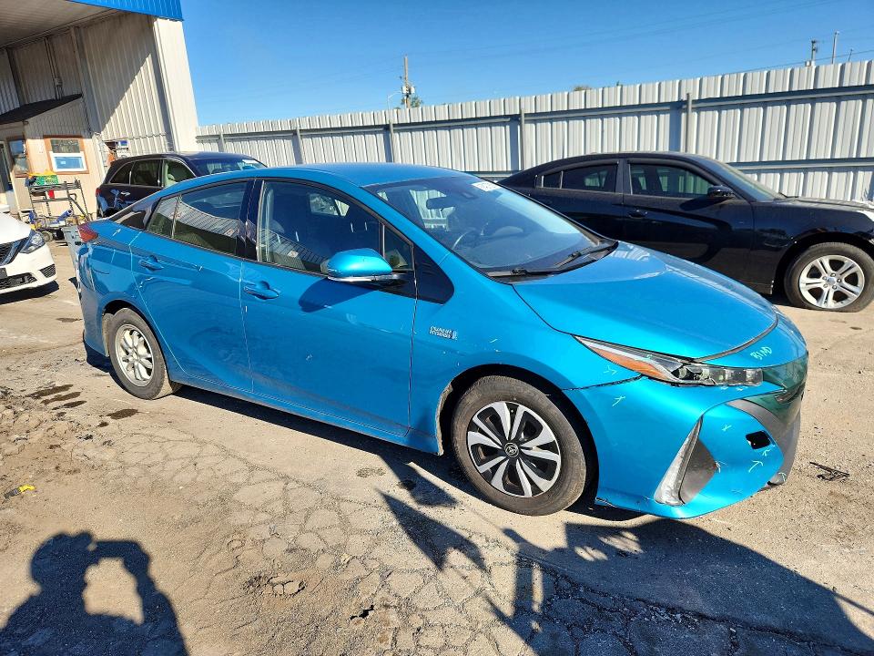 Фото 4 с аукциона – 2018 TOYOTA PRIUS PRIME с VIN JTDKARFPXJ3095293