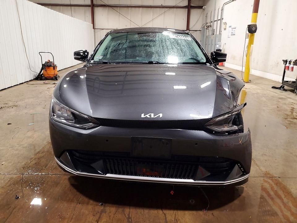 صورة رقم 5 من المزاد - 2023 KIA EV6 مع VIN KNDC34LA1P5612012