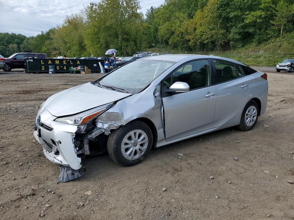 TOYOTA PRIUS 2021 with VIN JTDKAMFU2M3152289 - Photo from auction