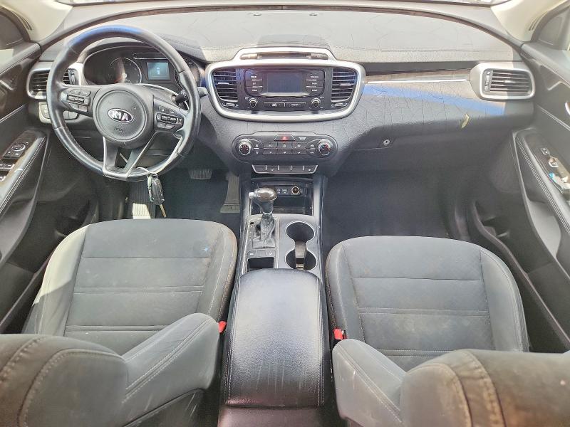 Photo 8 from auction – 2016 KIA SORENTO with VIN 5XYPG4A36GG088521