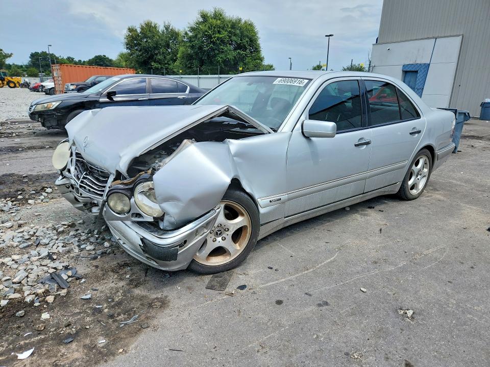 MERCEDES-BENZ E 1999 with VIN WDBJF70H7XA871885 - Photo from auction