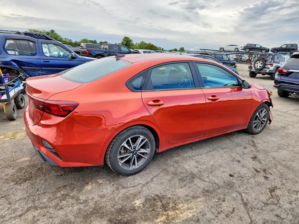 Photo 3 from auction – 2024 KIA FORTE with VIN 3KPF24AD5RE716572