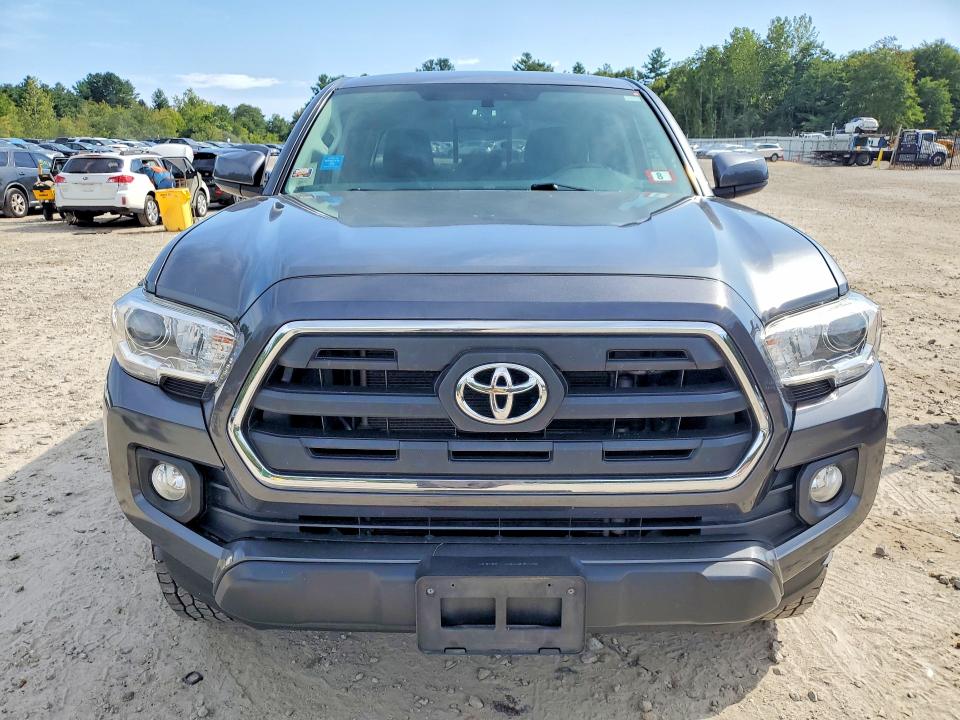 Photo 5 from auction – 2016 TOYOTA TACOMA with VIN 3TMDZ5BN2GM008475