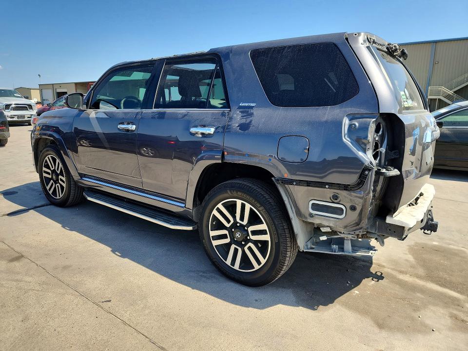 Photo 2 from auction – 2020 TOYOTA 4RUNNER with VIN JTEBU5JR0L5747012