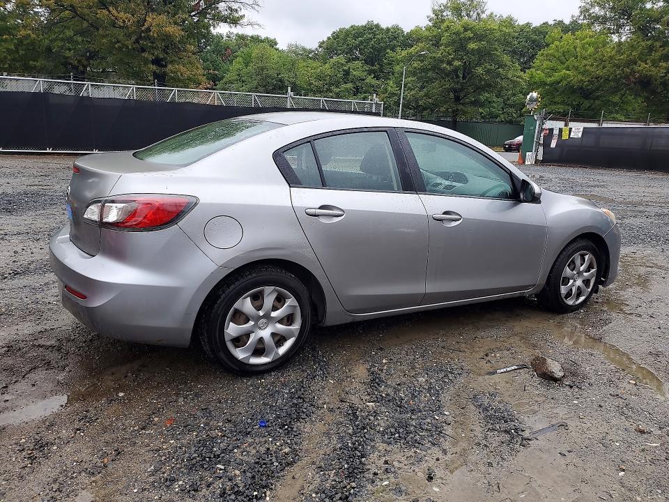 صورة رقم 3 من المزاد - 2012 MAZDA 3 مع VIN JM1BL1UG7C1518750