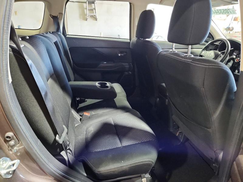 Снимка 10 от търг – 2018 MITSUBISHI OUTLANDER с VIN JA4AD3A31JZ009333