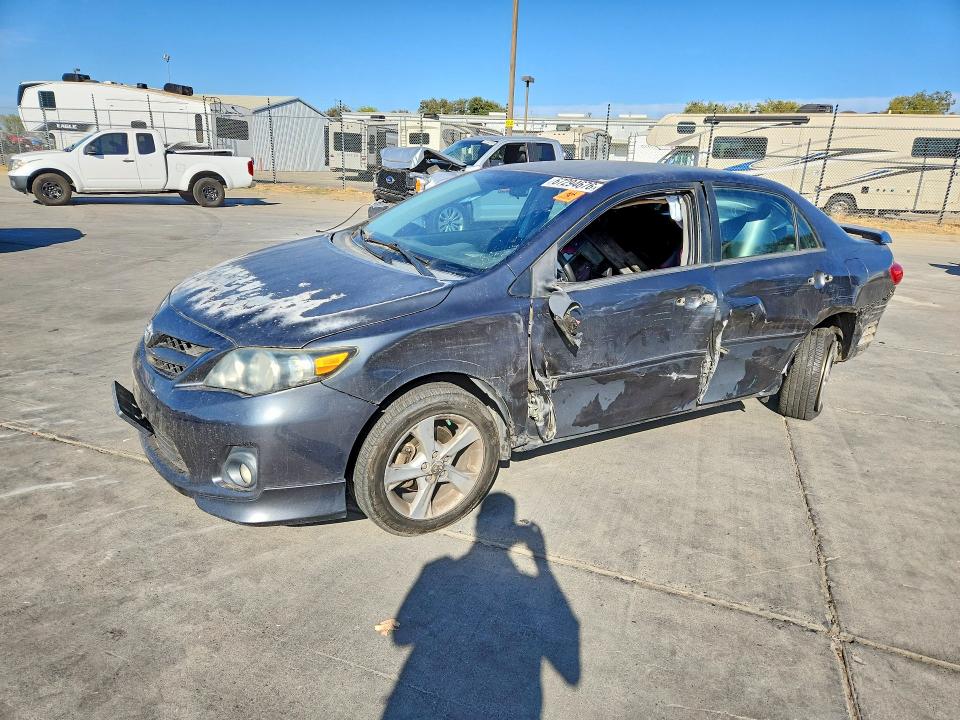 TOYOTA COROLLA 2013 с VIN 2T1BU4EE0DC929058 - Снимка от търг