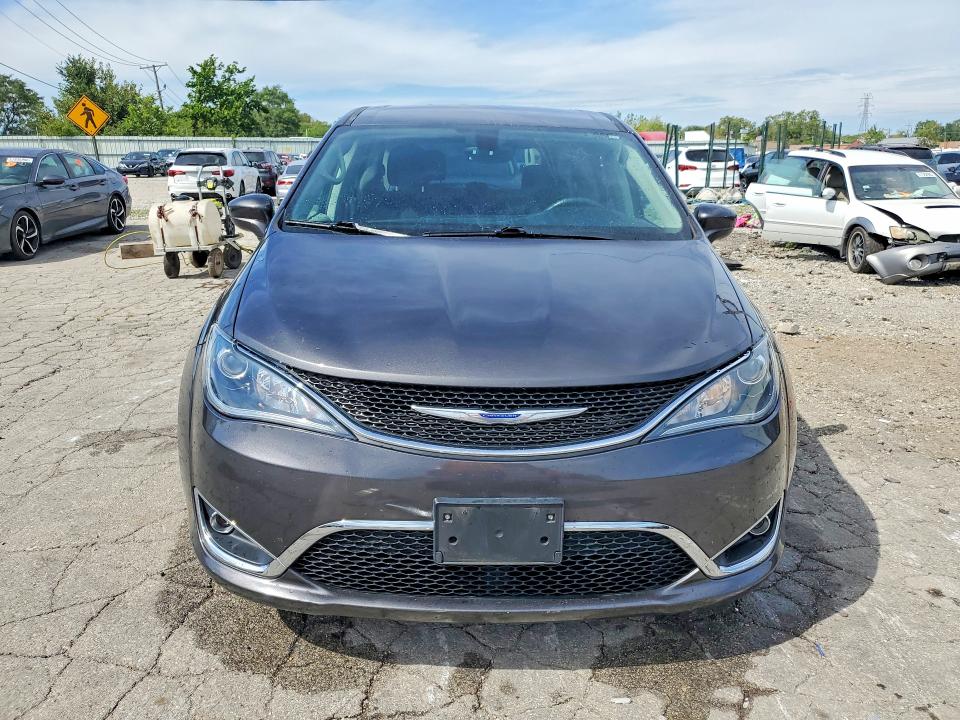 Photo 5 from auction – 2019 CHRYSLER PACIFICA with VIN 2C4RC1FG3KR667498