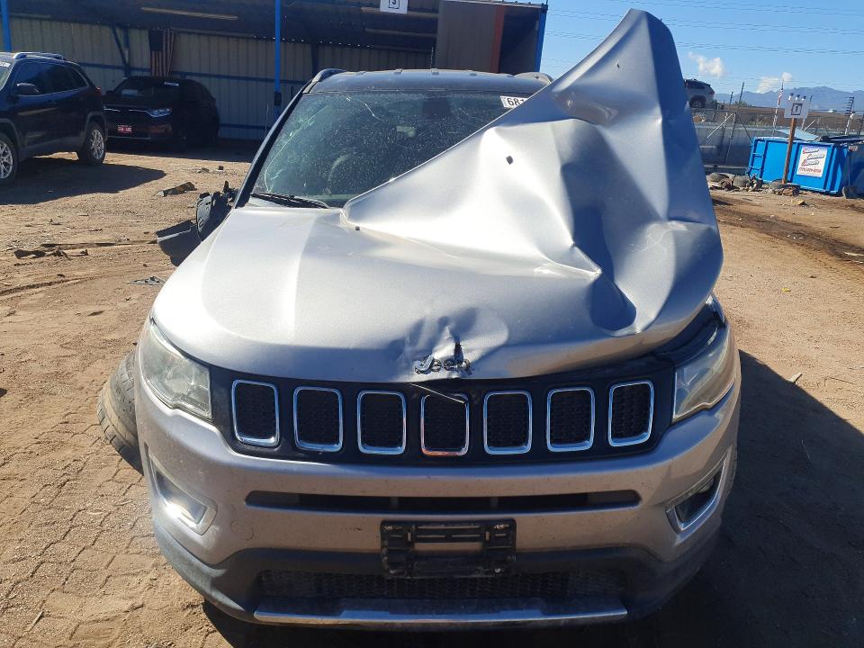 Фото 5 с аукциона – 2019 JEEP COMPASS с VIN 3C4NJDCB8KT843179