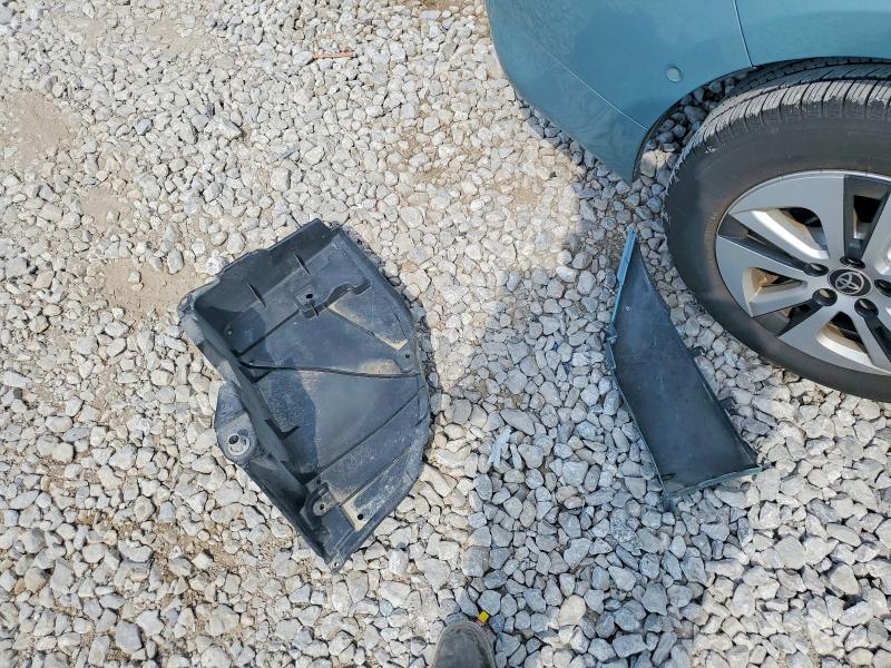Photo 12 from auction – 2017 TOYOTA PRIUS with VIN JTDKARFU2H3054169