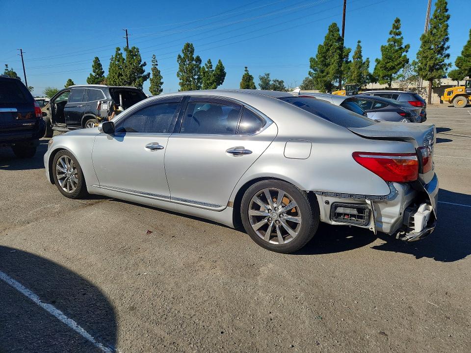 Фото 2 с аукциона – 2010 LEXUS LS с VIN JTHBL1EF1A5097974