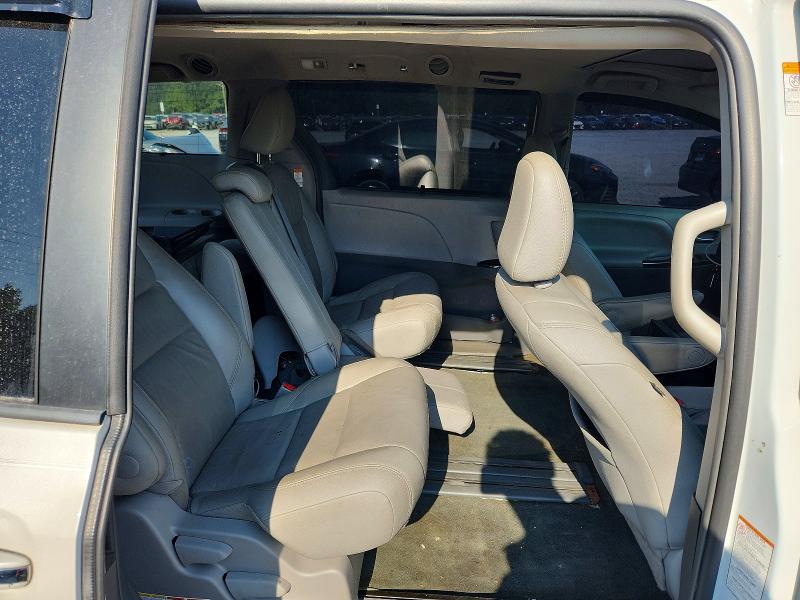 Photo 11 from auction – 2017 TOYOTA SIENNA with VIN 5TDYZ3DC6HS845376