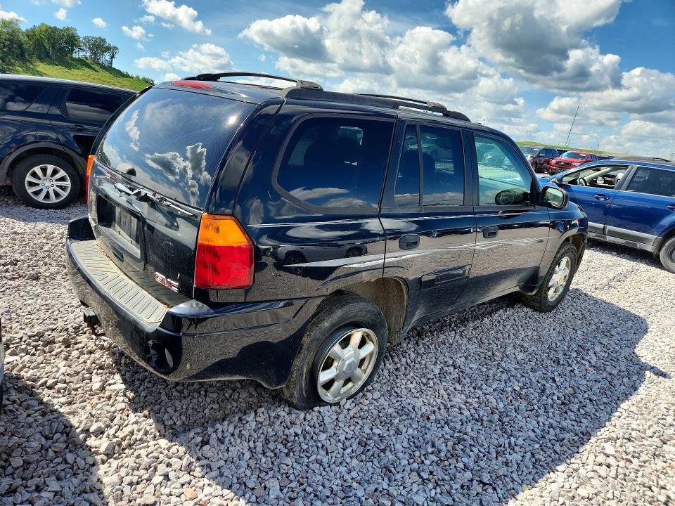 Photo 3 from auction – 2005 GMC ENVOY with VIN 1GKDT13S252292228