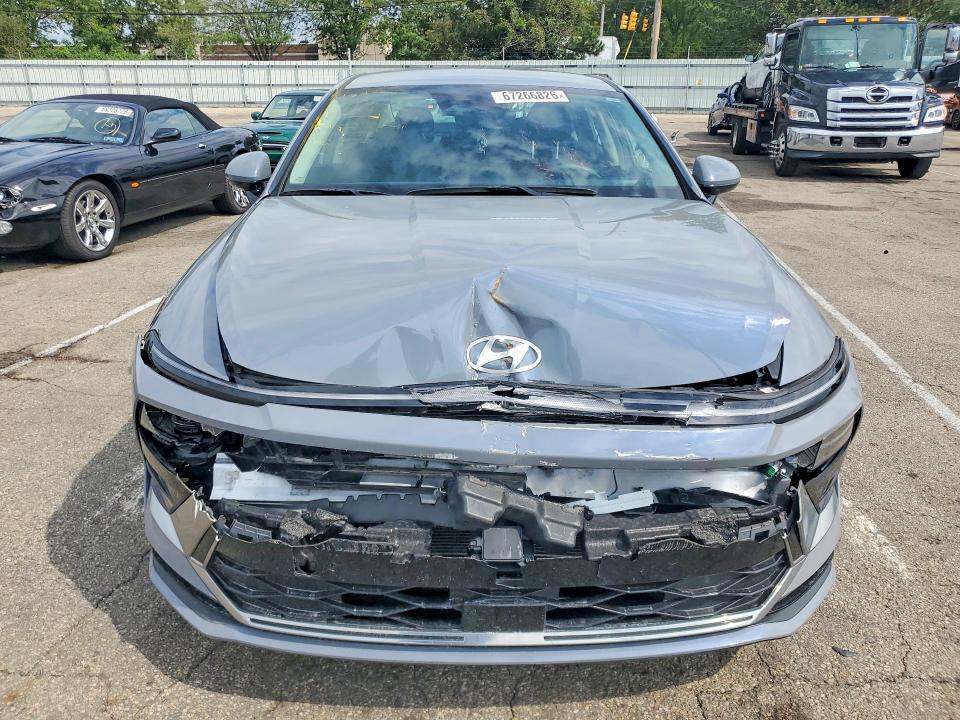 Zdjęcie 5 z aukcji – 2025 HYUNDAI SONATA z VIN KMHL64JA4SA501850