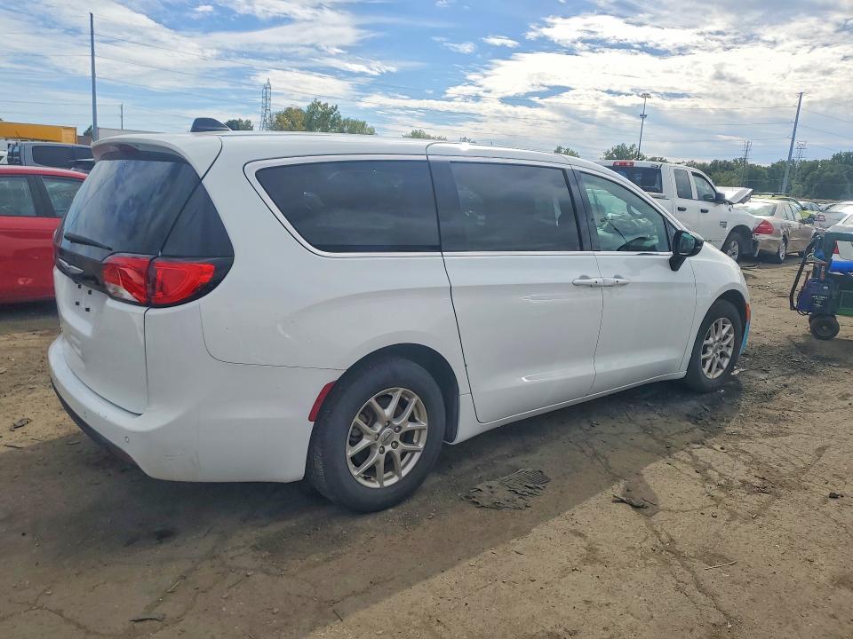 Foto 3 de la subasta – 2025 CHRYSLER VOYAGER con VIN 2C4RC1CG5SR514433