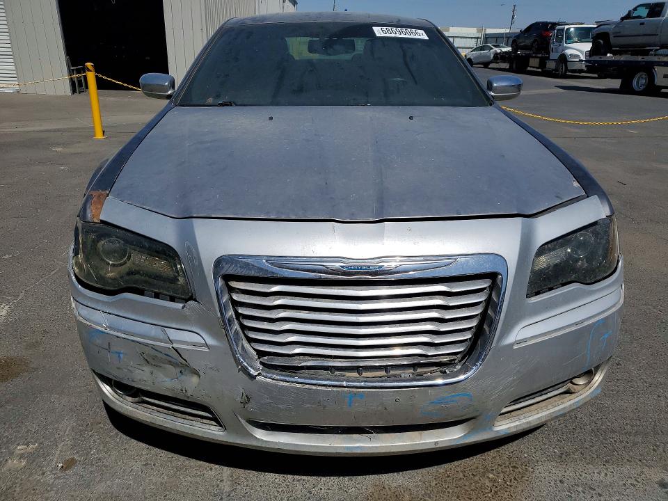 Photo 5 from auction – 2011 CHRYSLER 300 with VIN 2C3CA5CGXBH557937