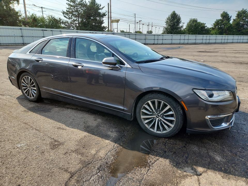 Photo 4 from auction – 2017 LINCOLN MKZ with VIN 3LN6L5C95HR655299