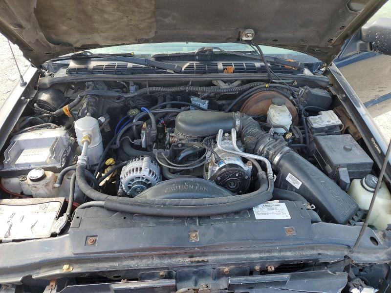 Photo 11 from auction – 2002 CHEVROLET BLAZER with VIN 1GNCT18W42K232618