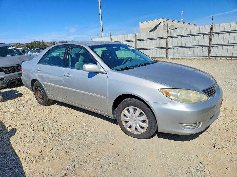 Photo 4 from auction – 2005 TOYOTA CAMRY with VIN 4T1BE32K85U063627