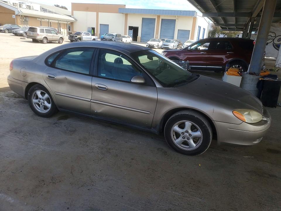 Photo 4 from auction – 2003 FORD TAURUS with VIN 1FAFP55283G218640