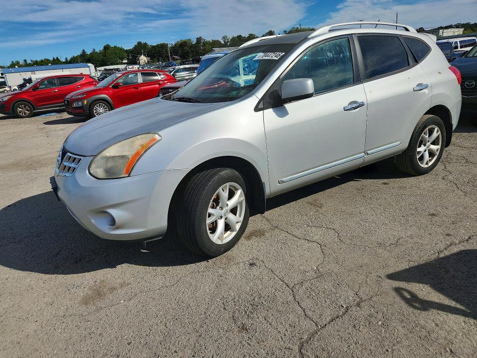 NISSAN ROGUE 2011 with VIN JN8AS5MV8BW670112 - Photo from auction
