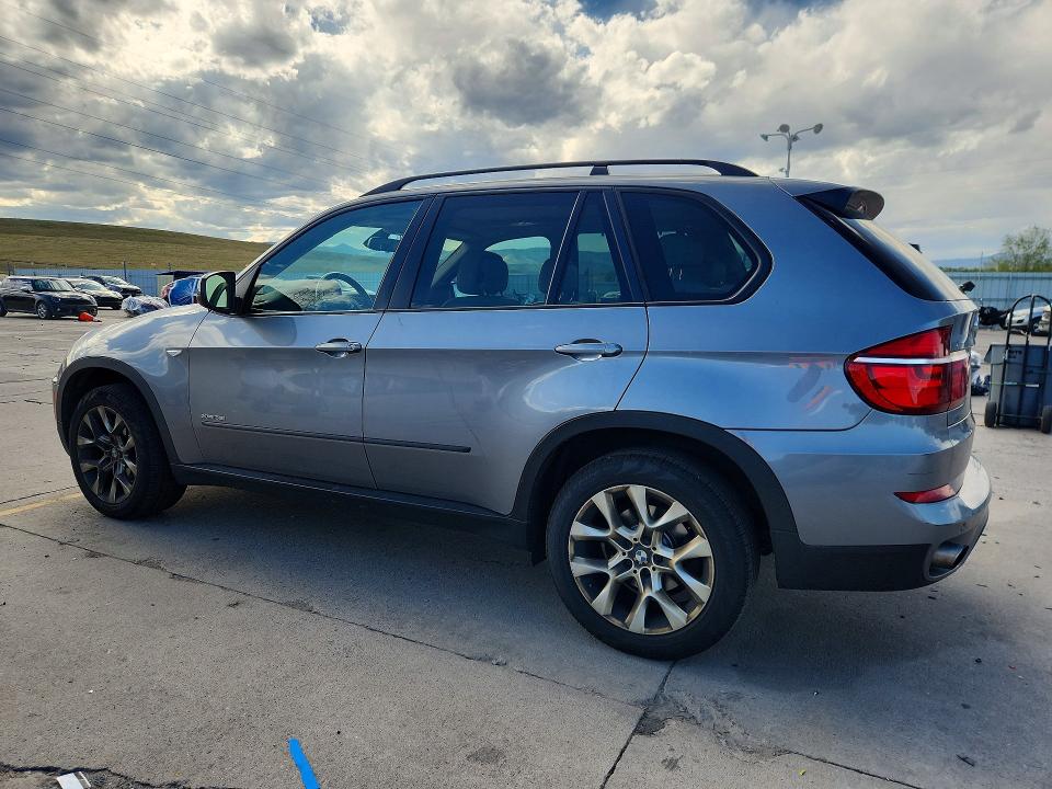 Photo 2 from auction – 2011 BMW X5 with VIN 5UXZV4C52BL743556