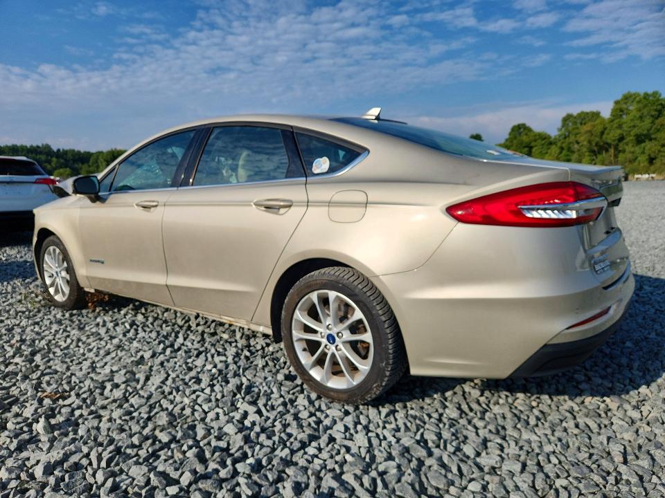 Photo 2 from auction – 2019 FORD FUSION with VIN 3FA6P0LU3KR168549