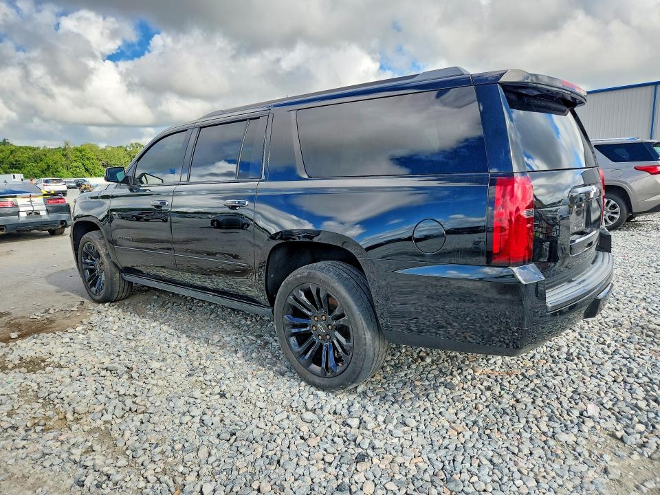 Photo 2 from auction – 2019 CHEVROLET SUBURBAN with VIN 1GNSKJKC1KR259263
