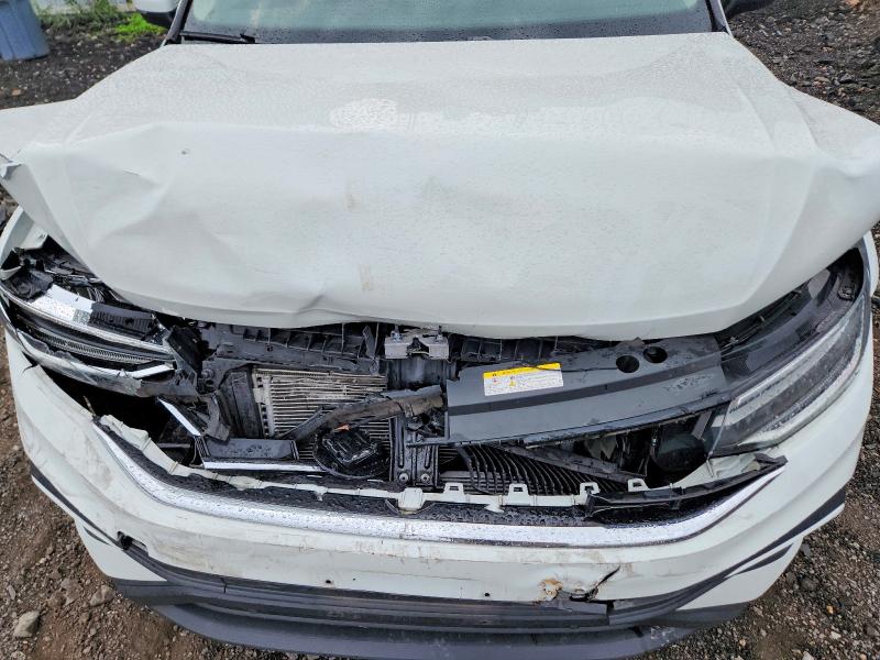 Photo 12 from auction – 2024 VOLKSWAGEN TIGUAN with VIN 3VVMB7AX8RM043772