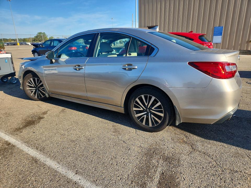 Zdjęcie 2 z aukcji – 2018 SUBARU LEGACY z VIN 4S3BNAH63J3042008