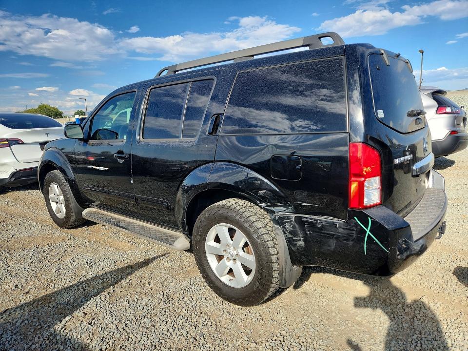 Photo 2 from auction – 2011 NISSAN PATHFINDER with VIN 5N1AR1NN9BC628012