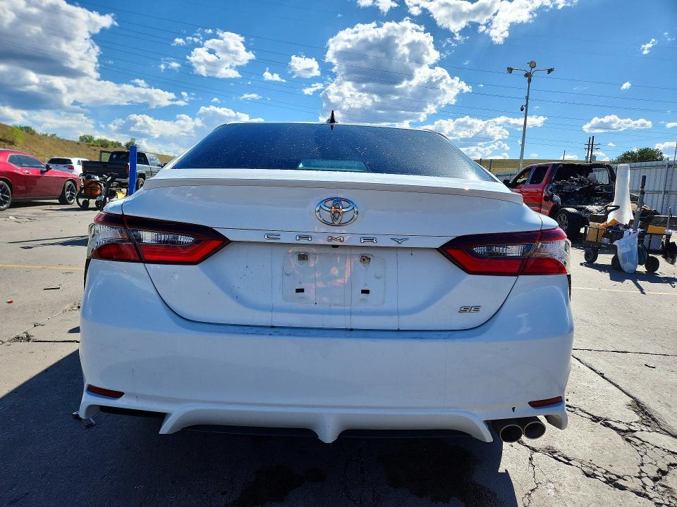 Photo 6 from auction – 2021 TOYOTA CAMRY with VIN 4T1G11AK2MU464712